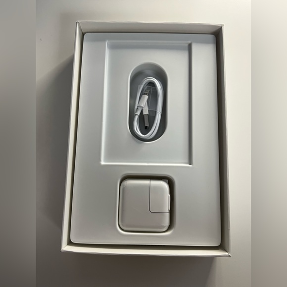 iPad Mini 4 Wifi + Cellular - Picture 5 of 6